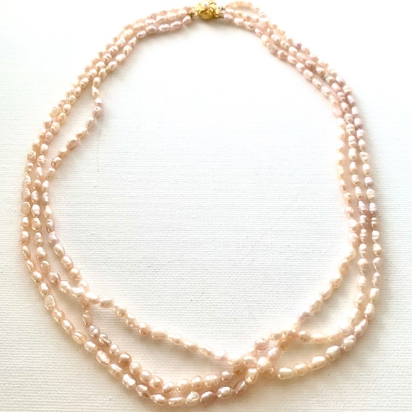 Stunning Vintage Pale Pink Freshwater Pearl Triple Strand Necklace - Picture 4 of 11